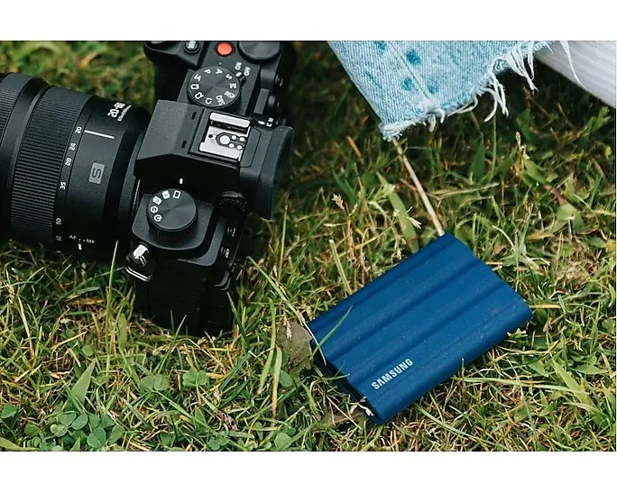 SAMSUNG T7 Shield 2TB Portable SSD 5.webp